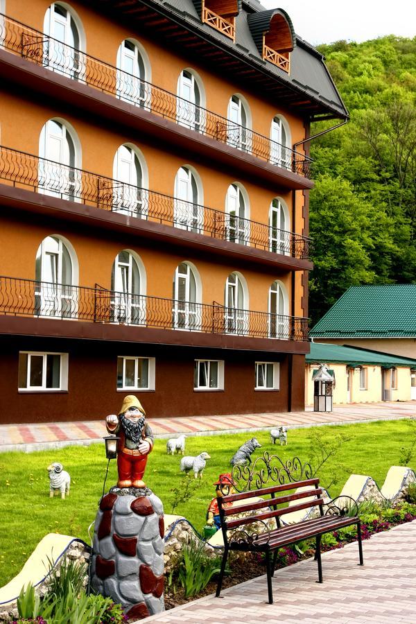 Perlyna Podillyа Hotel Satanov Exterior foto