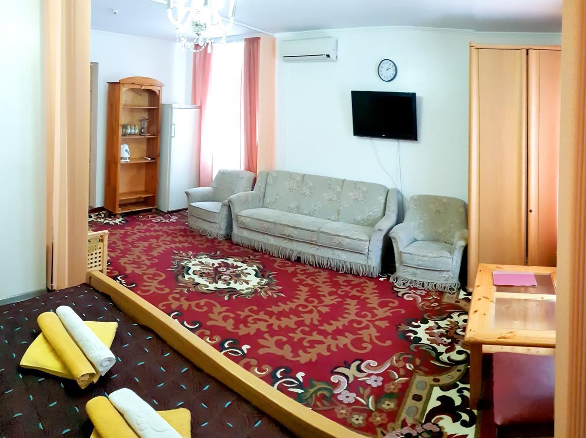 Perlyna Podillyа Hotel Satanov Exterior foto