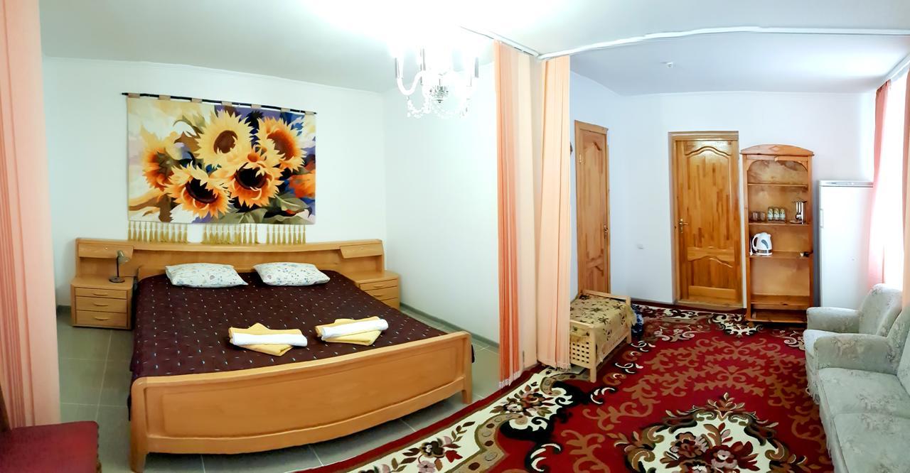 Perlyna Podillyа Hotel Satanov Exterior foto
