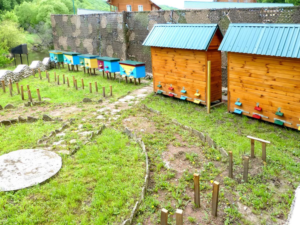 Perlyna Podillyа Hotel Satanov Exterior foto